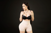 4147 Low Shorts Faja
