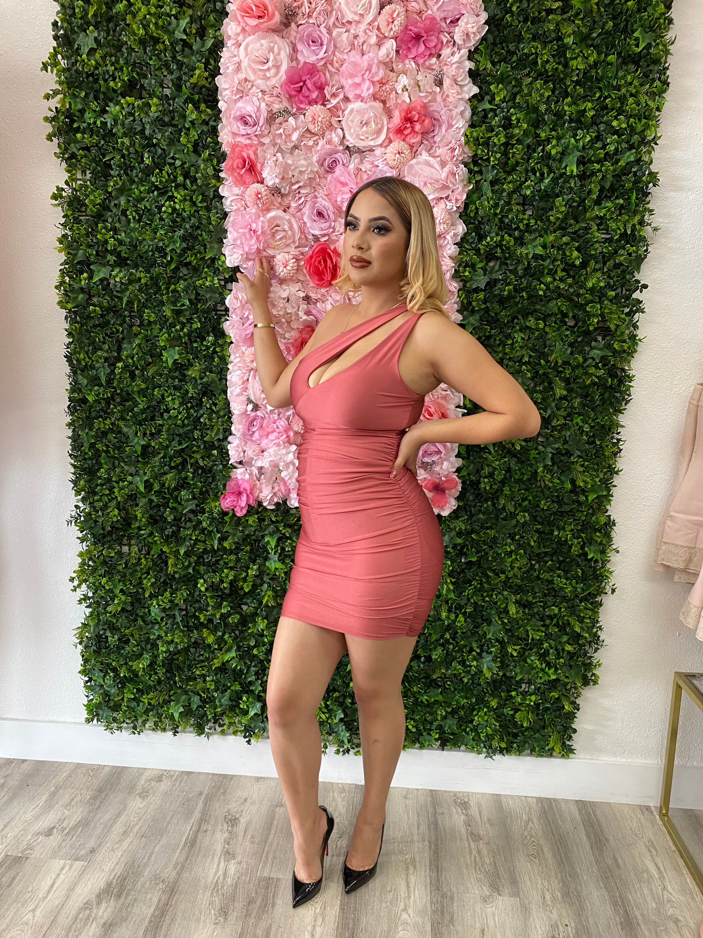 only here tonight cut out dress Khanya Mkangisa | Too Hot To Handle @FashionNova Only Here Tonight Cut Out Dress