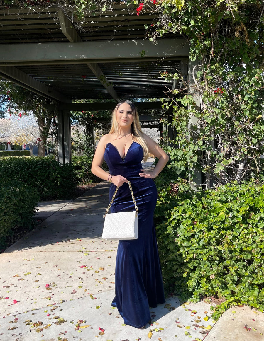 Kylie Inspired Blue Velvet Maxi Dress – tinasboutiqueonline Kylie Inspired Blue Velvet Maxi Dress – tinasboutiqueonline